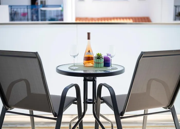 Daire Studio With Balcony - 3 Min Walk To Beach - Diamond 3